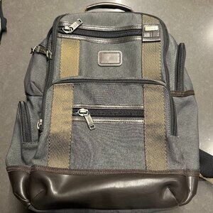 TUMI Alpha Bravo Kingsville Deluxe Brief Pack.